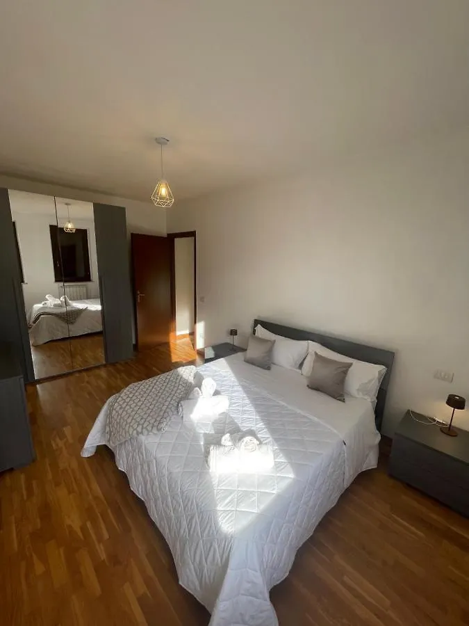 Casa Anna-Appartamento Con Garage- Arezzo 0*,
